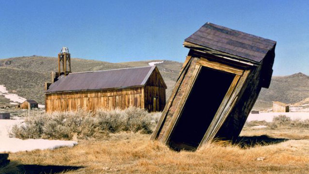 oras fantoma sat pustiu saracie parasit rural 4444444