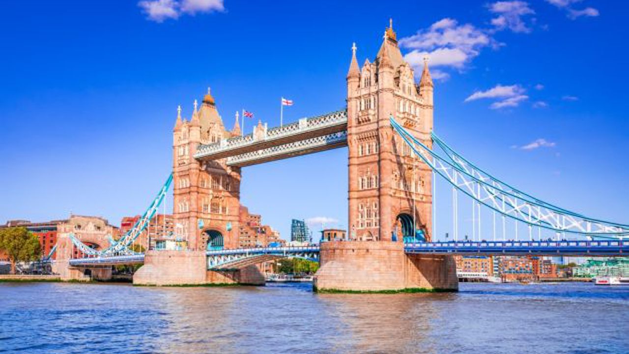 London,,United,Kingdom.,Tower,Bridge,,Suspension,Bridge,Crosses,The,River