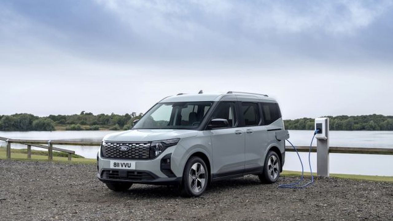 Ford E-Tourneo Courier