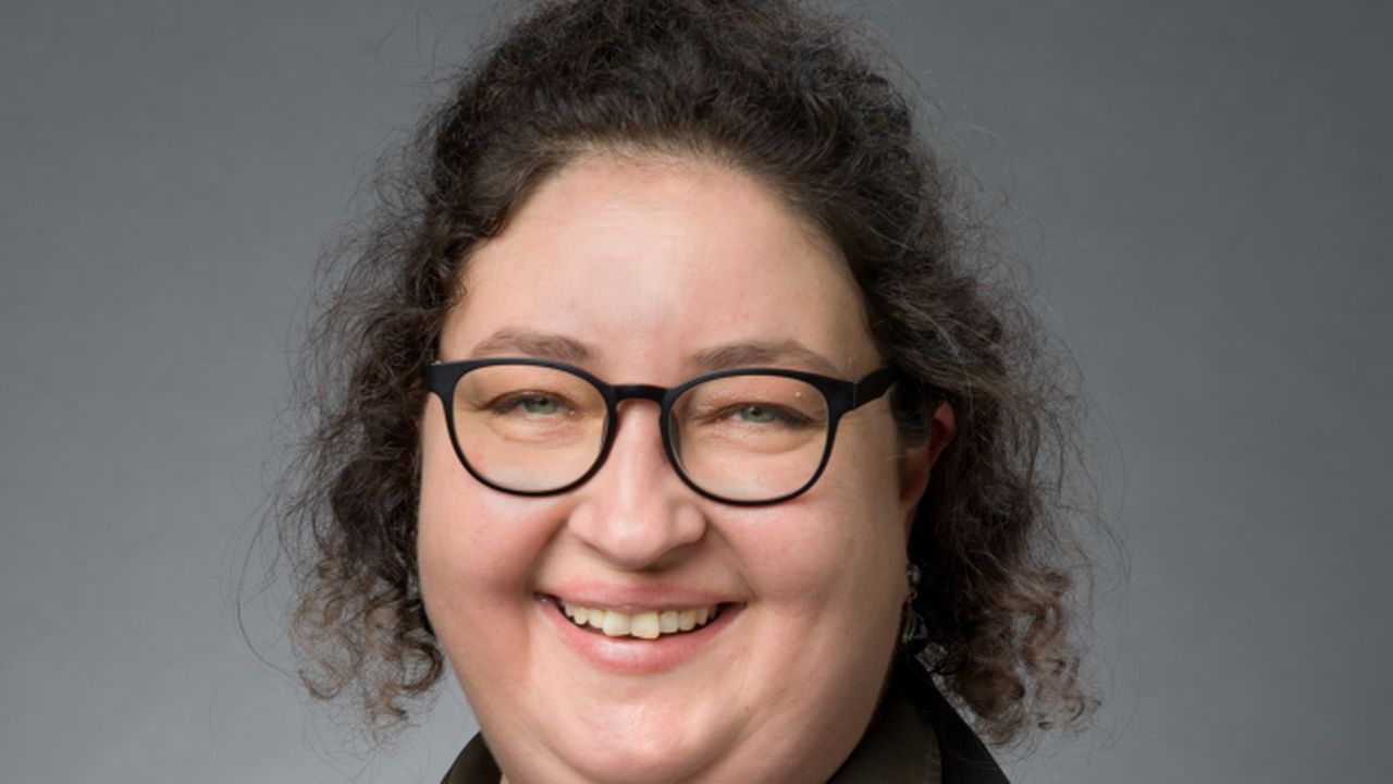 Ileana-Petrisor-Lenovo