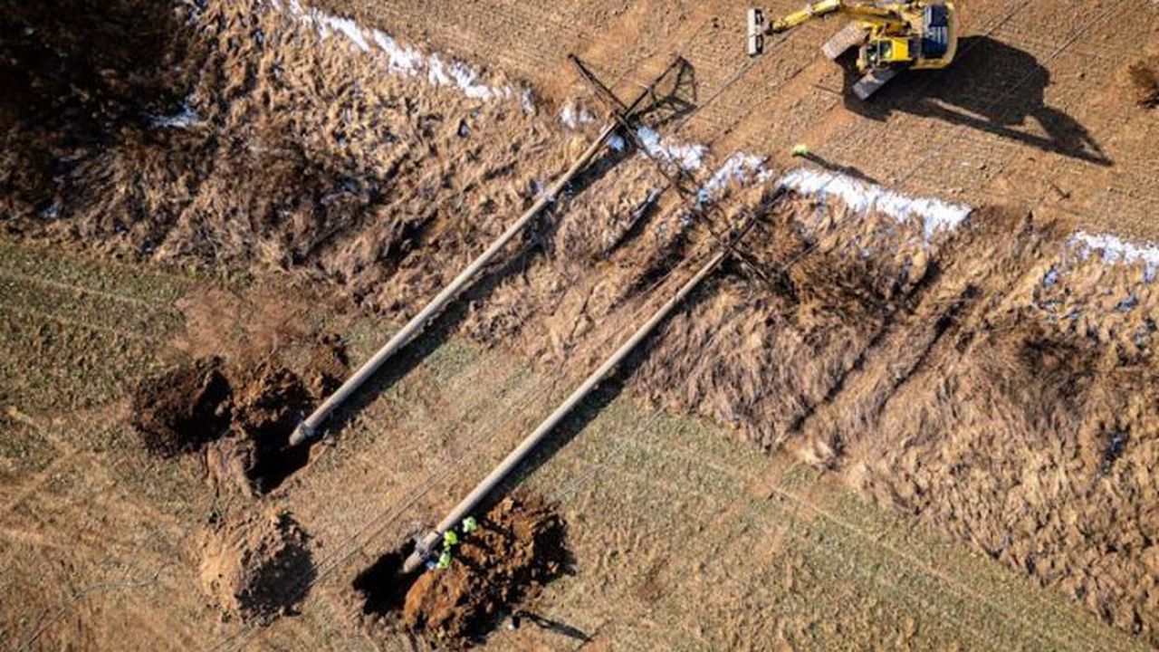 Nugriautos elektros atramos