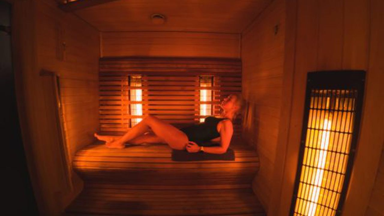 sauna femeie 4355765