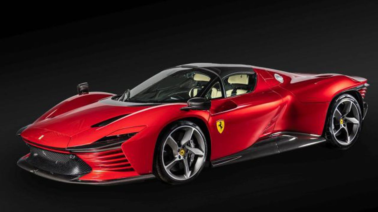 Ferrari Daytona SP3 Tiriac Collection (1)