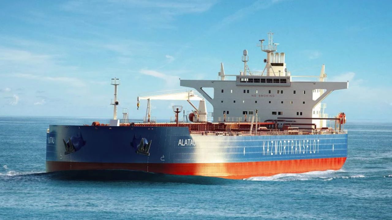KMG exports first oil batch to Hungary (3)