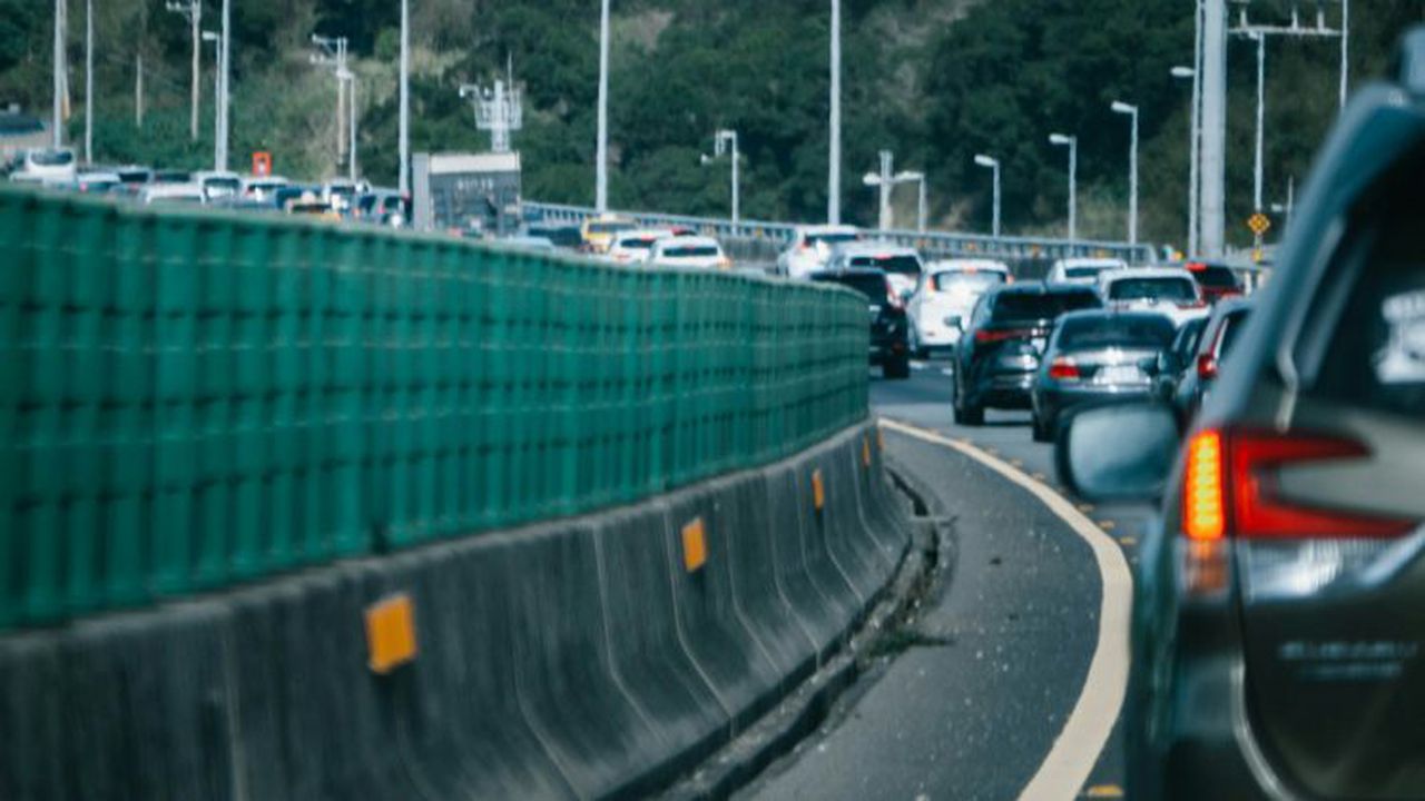 aglomeratia-din-traficul-rutier-te-exaspereaza-nu-te-resemna-cauta-solutii