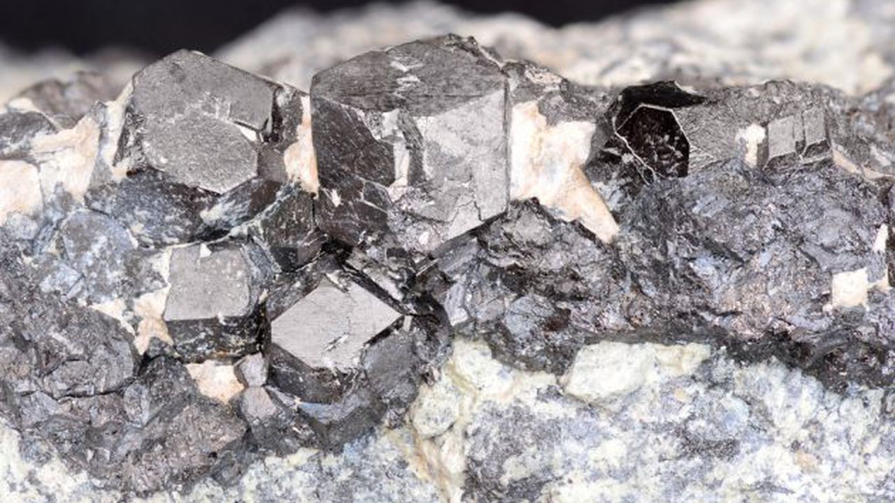 Magnetite,Specimen,From,Vyhne,,Central,Slovakia.