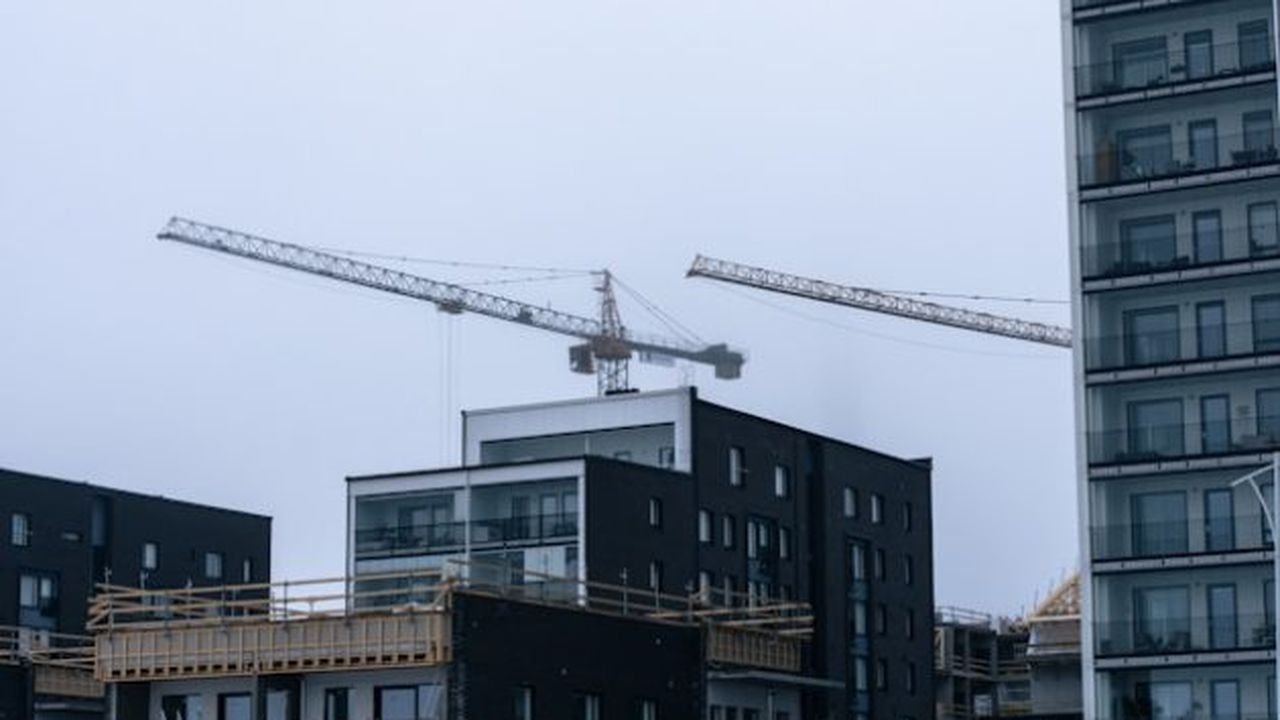 Apartamanete constructii