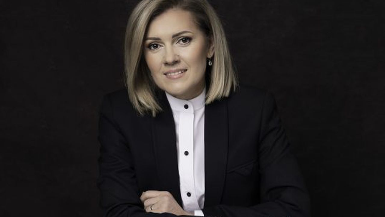 Diana Popescu, Epoque Hotel