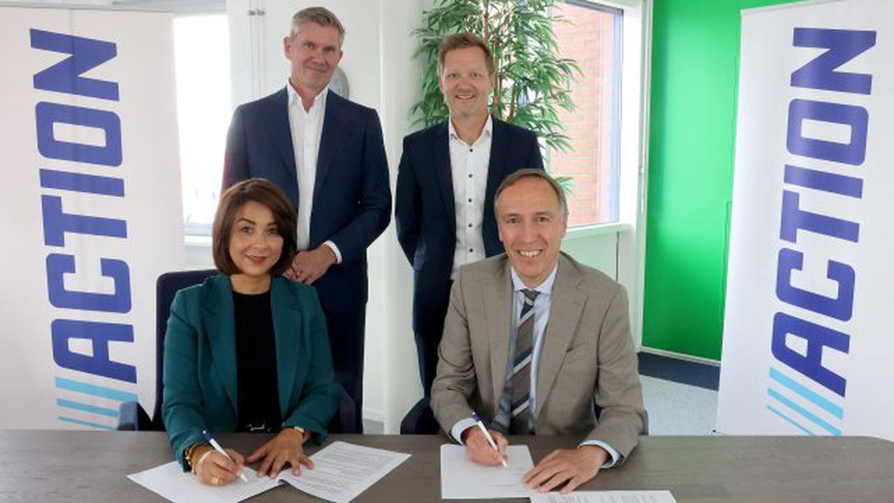 Contract signing Action - The Netherlands