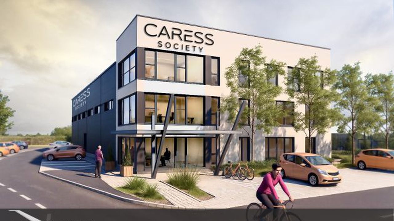 foto investiție fabrica Caress Society