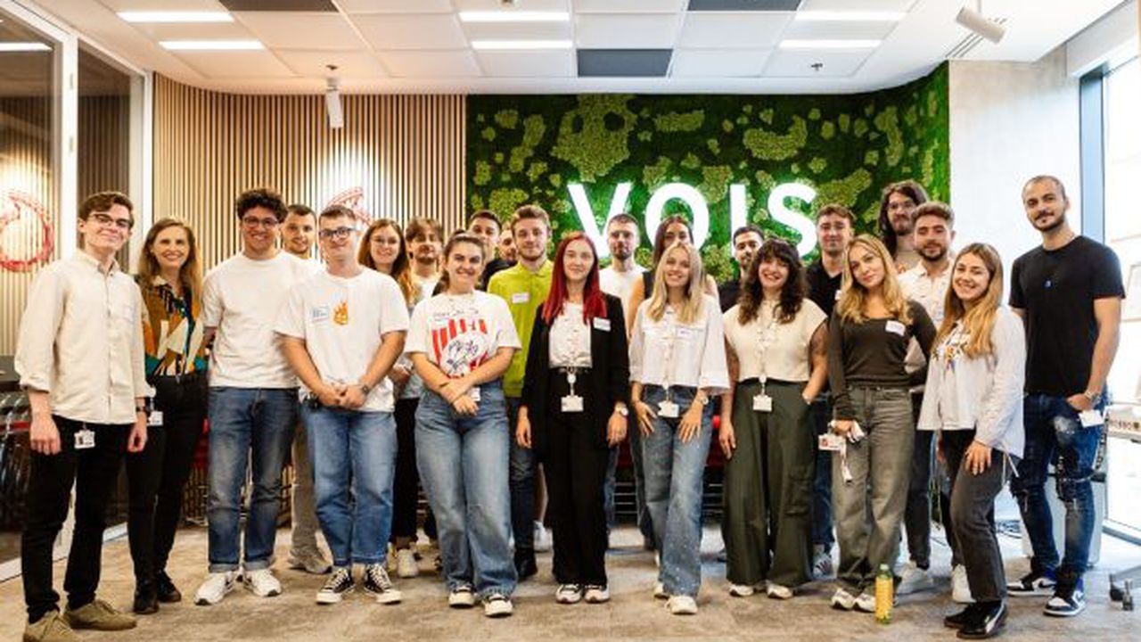 Membri din echipa VOIS
