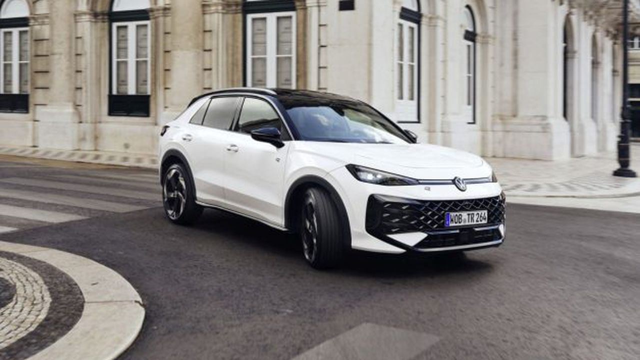 Volkswagen T-Roc, Dacia Duster SUV