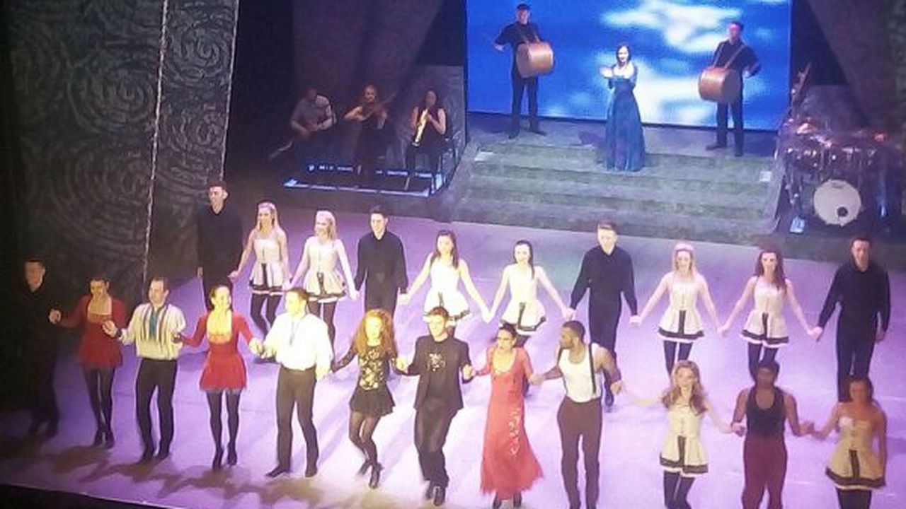 Riverdance_cast,_2019_crop