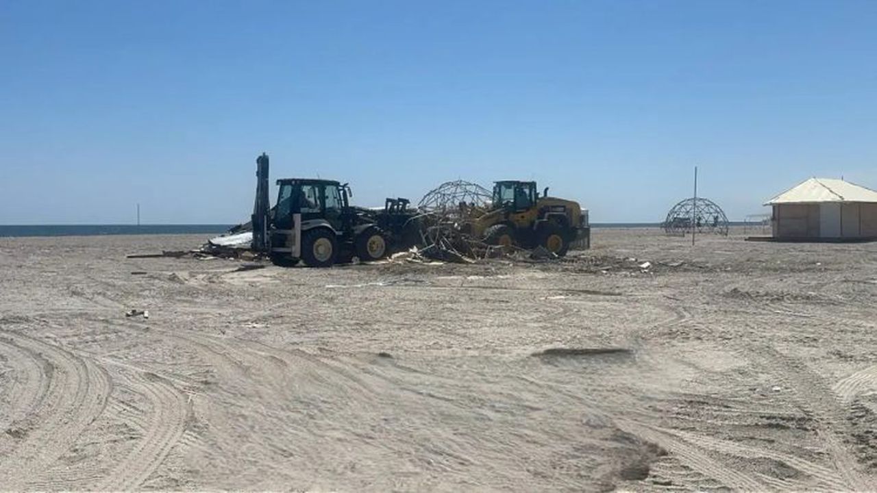 Demolare beach bar ilegal