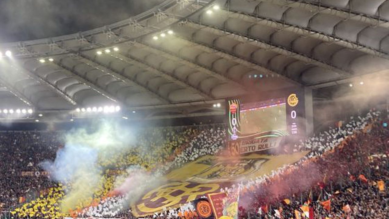 UECL_2022-04-14_AS_Roma_x_Bodø-Glimt_-_South_Stand