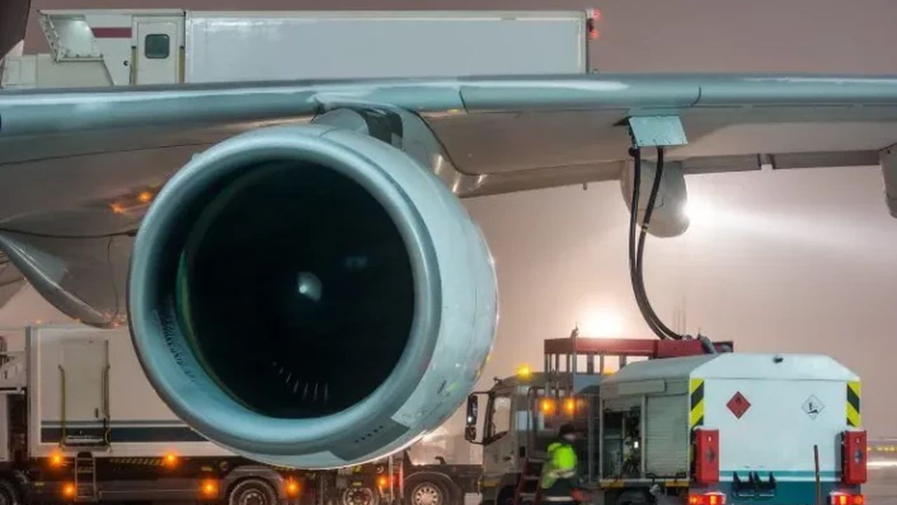 kerosen avion 34465789