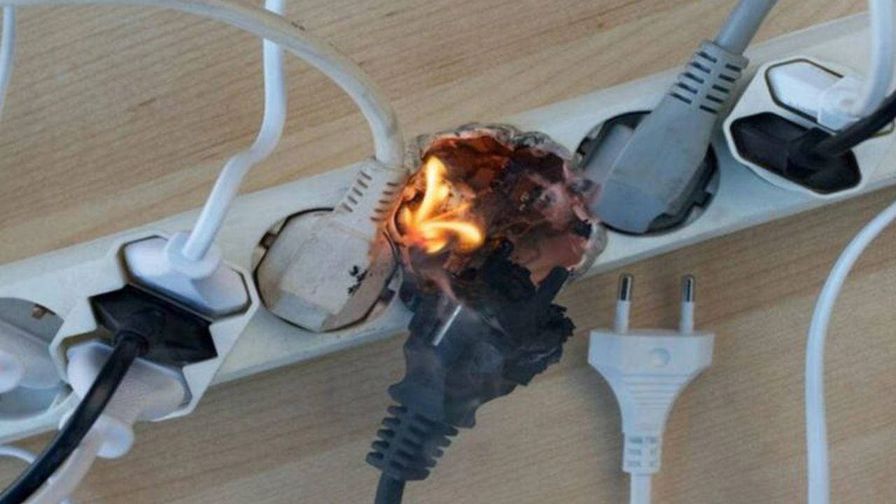 priza foc scurtcircuit 534575686585