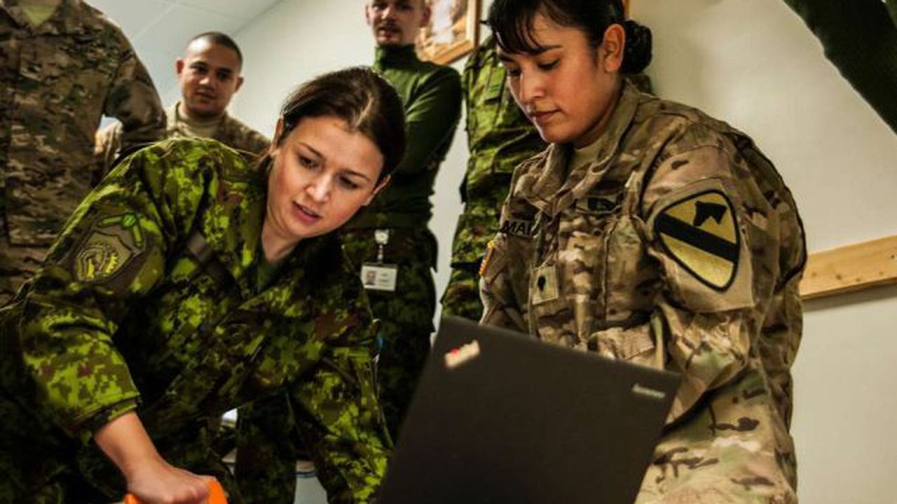 marie-metshein-an-estonian-army-nurse-applies-paddles-eec4ca-1024