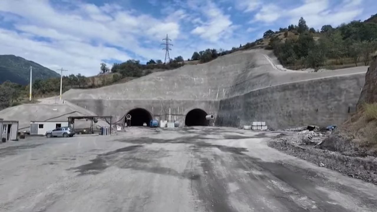 a1 tuneluri c1