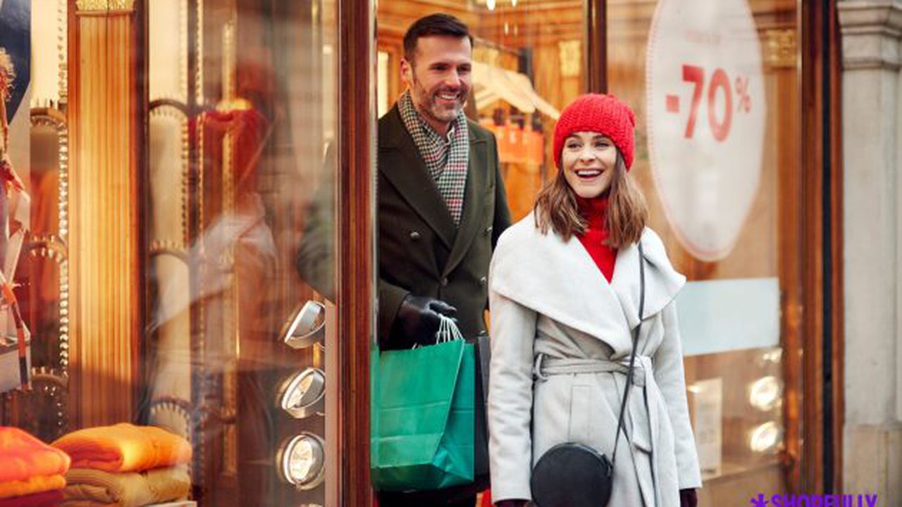 Cum își pregătesc românii cumpărăturile de Black Friday și Crăciun
