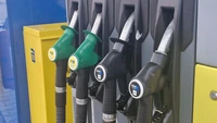 Carburanții s-au scumpit din nou semnificativ azi, pentru a treia zi la rând. Motorina a sărit iar pragul de 9 lei pe litru în majoritatea stațiilor