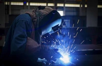 Producţia industrială a scăzut cu 2,7% în primele trei luni ale anului – INS