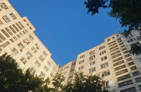 6 dintre cele 17 imobile consolidate seismic se află în execuție. Propeietarii plătesc în medie circa 472, 5 euro