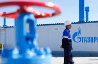 Rusia – Veniturile din exporturile de petrol şi gaze au scăzut cu o treime