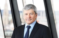 Șeful Raiffeisen, Johann Strobl, spune că banca nu a renunțat la planul de a-și vinde filiala din Rusia și continuă discuțiile cu mai mulți ofertanți