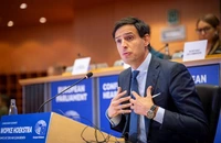 Comisia Europeană acordă granturi în valoare totală de peste 852 de milioane de euro pentru construirea unor fabrici de producție a celulelor de baterii pentru mașini electrice