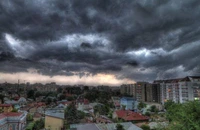 Cod portocaliu de averse și vijelii puternice în 14 județe din estul și sudul țării