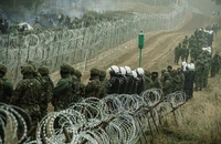 Polonia a început o campanie de informare în străinătate pentru a descuraja migrația clandestină în UE prin Belarus