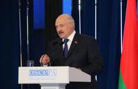 Lukaşenko îi îndeamnă pe fermierii belaruși să cultive mai mulți cartofi pentru a hrăni Rusia