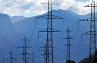 Întreruperi de energie electrică în mai multe localităţi din Harghita, din cauza furtunii