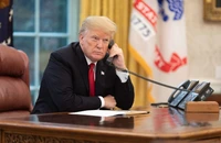 Donald Trump spune că a fost foarte nemulțumit de ultima convorbire avută cu Putin și invocă impunerea de sancțiuni noi