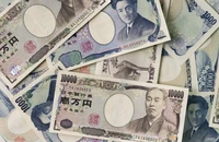 Autoritățile japoneze au injectat în piața valutară echivalentul a cel puțin 32 de miliarde de dolari pentru a apăra yenul