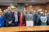 Parisul anunță că a ajuns la un acord istoric în privința statului Noii Caledonii. Arhipelagul va deveni un stat în interiorul Franței, cu o națiune caledoniană recunoscută