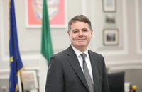 Ministrul irlandez de Finanțe obține al treilea mandat în fruntea Eurogrupului