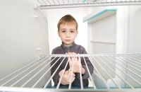 Cea mai mare scădere a salariului real de la „tăierile lui Boc”, în timpul Guvernului Bolojan – Profit.ro