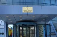 CSM cere clarificări publice despre întâlnirea dintre Bolojan şi Simina Tănăsescu, preşedintele CCR