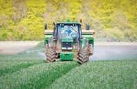 INS: Parcul de tractoare şi maşini agricole din România trecea de 564.000 de unități la sfârșitul lui 2024