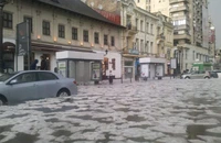 Fenomenele meteo extreme lovesc tot mai puternic locuințele din România. Sumă record plătită în ultimele zile de companiile de asigurări pentru pagubele produse în București și Ilfov