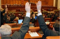 Surpriză în Parlament. PSD, PNL și USR au votat împreună pentru 92% din legi, după moțiunea PSD-AUR care l-a demis pe Bolojan