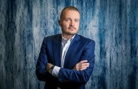Un miliardar ceh, aproape să preia o participație de 14% din grupul italian Pirelli