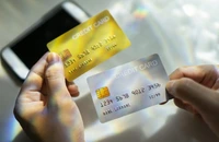 Cum alegi între cont online, credit de nevoi personale și card de credit în funcție de nevoi