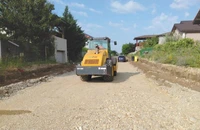 PMB a intrat cu lucrările de modernizare pe 13 dintre străzile cartierului Henri Coandă. 40 de utilaje sunt puse la treabă (FOTO)