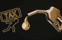 Nazare: Acciza la carburanți ar putea să scadă cu 35- 85 de bani după data de 16 august când vom avea gata analiza. Măsura poate duce la scăderea prețului la pompă