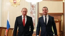 Fostul preşedinte rus Dmitri Medvedev vorbeşte despre recurgerea la arme nucleare: Numai ideea de a pedepsi o ţară care are cel mai mare arsenal nuclear din lume este în sine una absurdă. Şi asta creează, în mod potenţial, o ameninţare pentru existenţa umanităţii