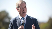 Trump îl felicită pe aliatul său Nigel Farage pentru intrarea în Parlamentul britanic
