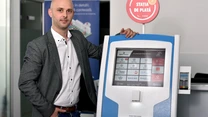 Premieră. Asigurări RCA, CASCO sau de locuință, de la stațiile SelfPay din magazine